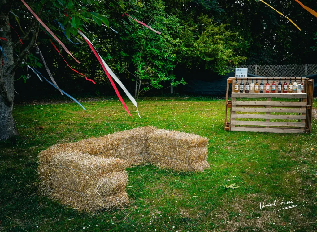 Bar à sirop avec un banc en paille